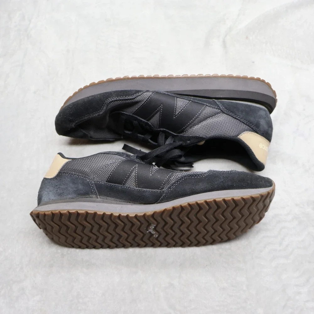 New Balance couple blemish